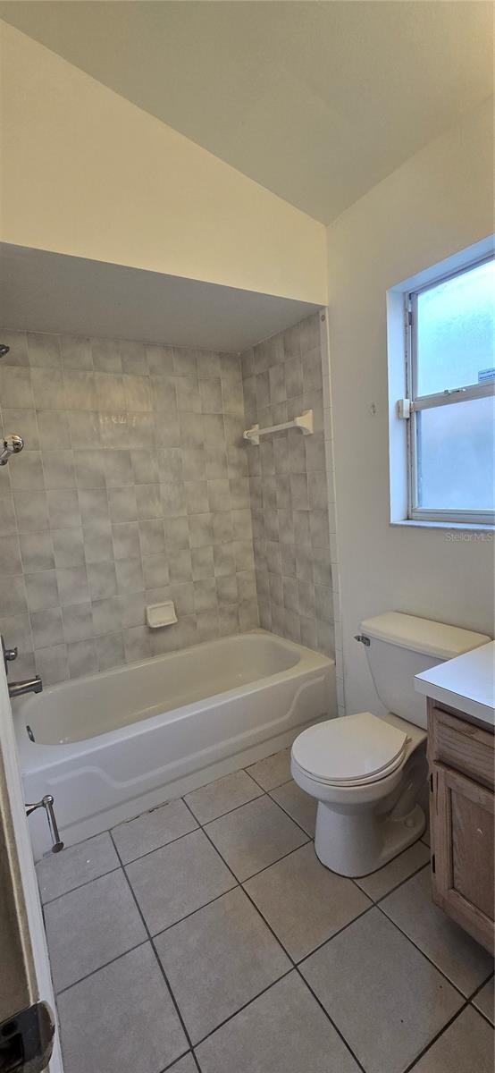 VALENCIA WOODS - Residential Lease
