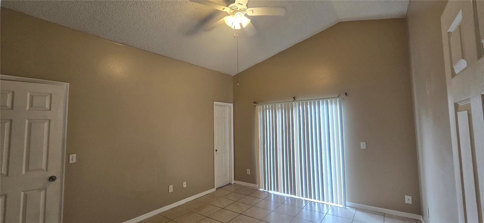 VALENCIA WOODS - Residential Lease
