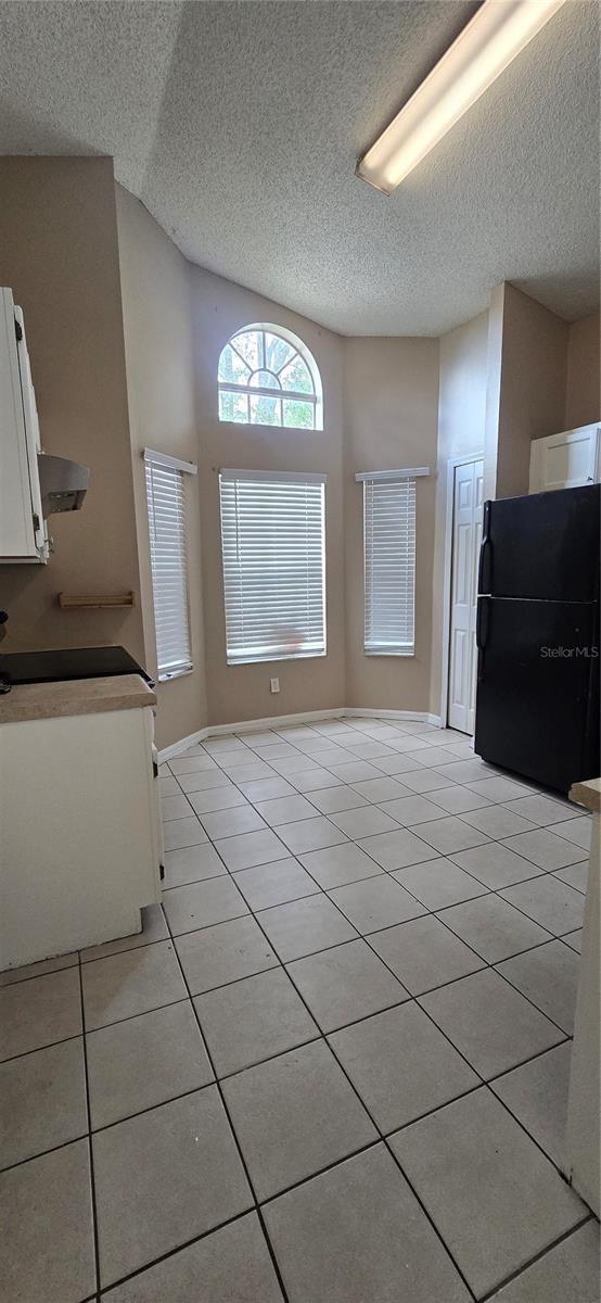 VALENCIA WOODS - Residential Lease
