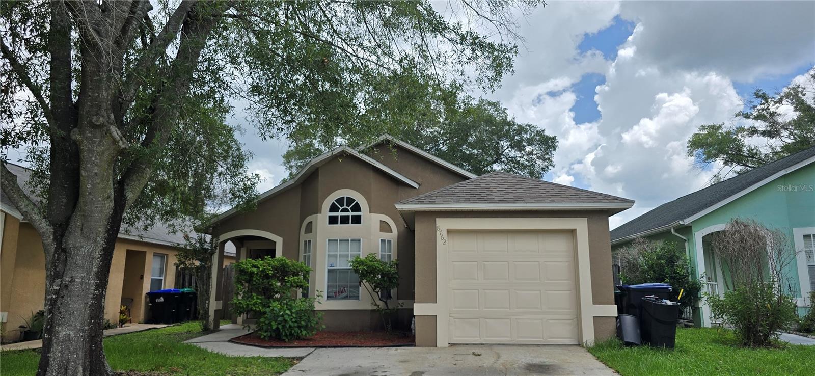 VALENCIA WOODS - Residential Lease