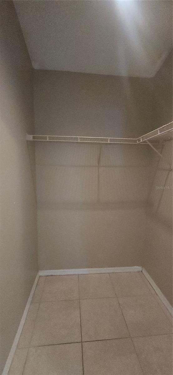 VALENCIA WOODS - Residential Lease