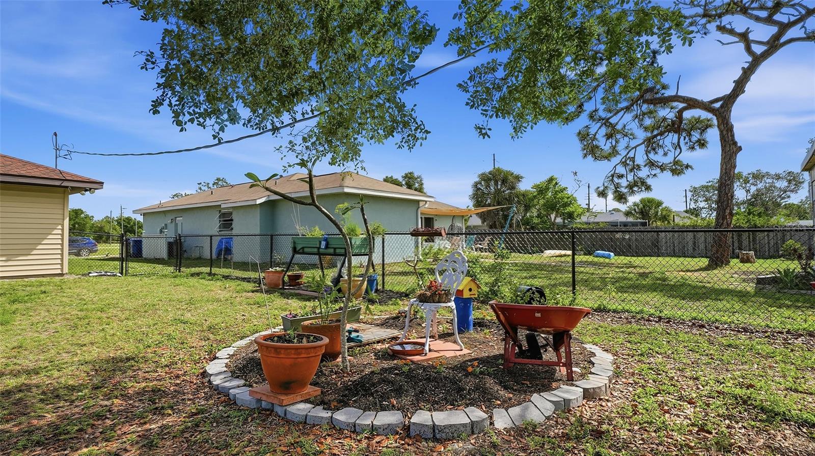 OVERBROOK GARDENS - Residential