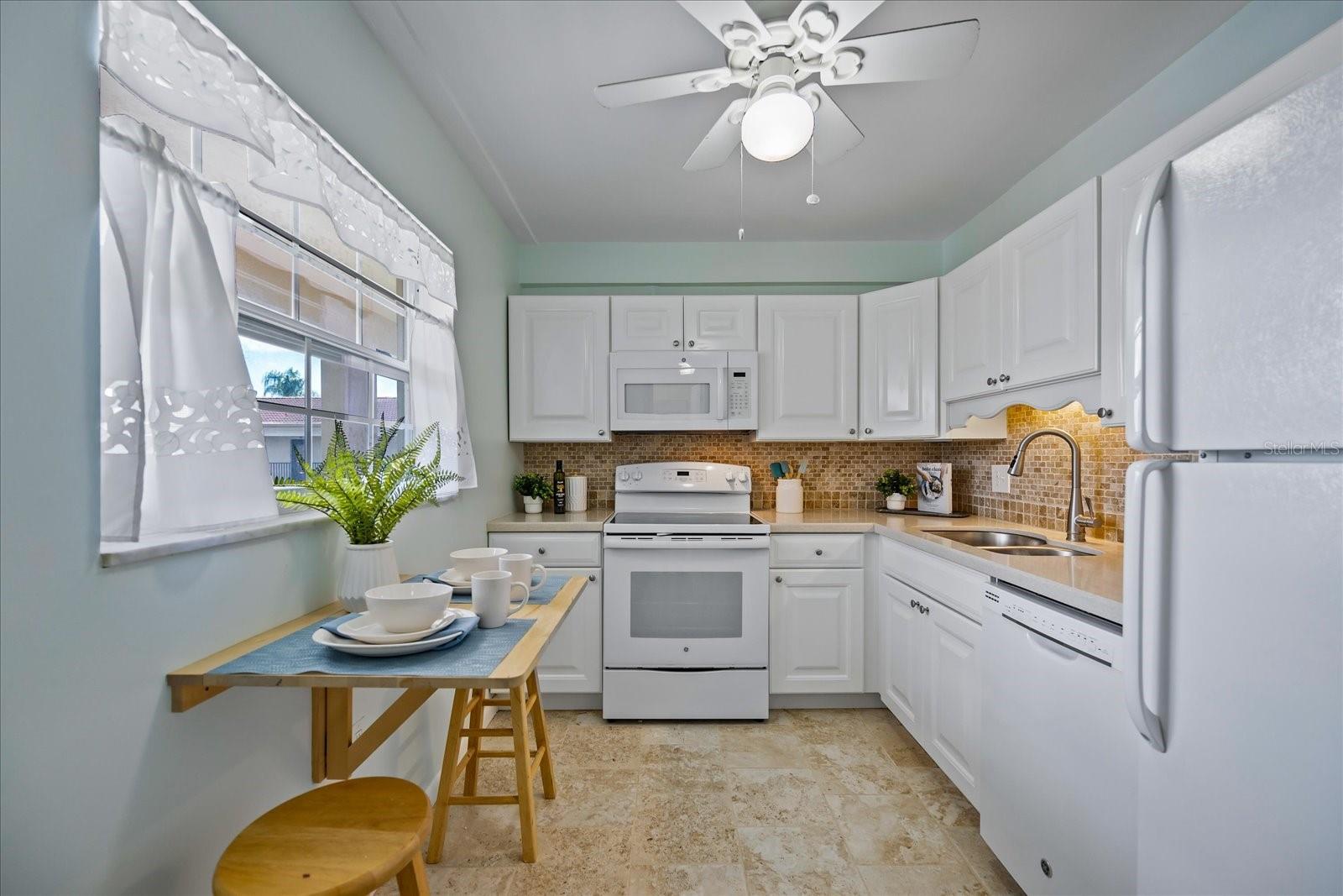 IMPERIAL POINT CONDO - Residential Lease