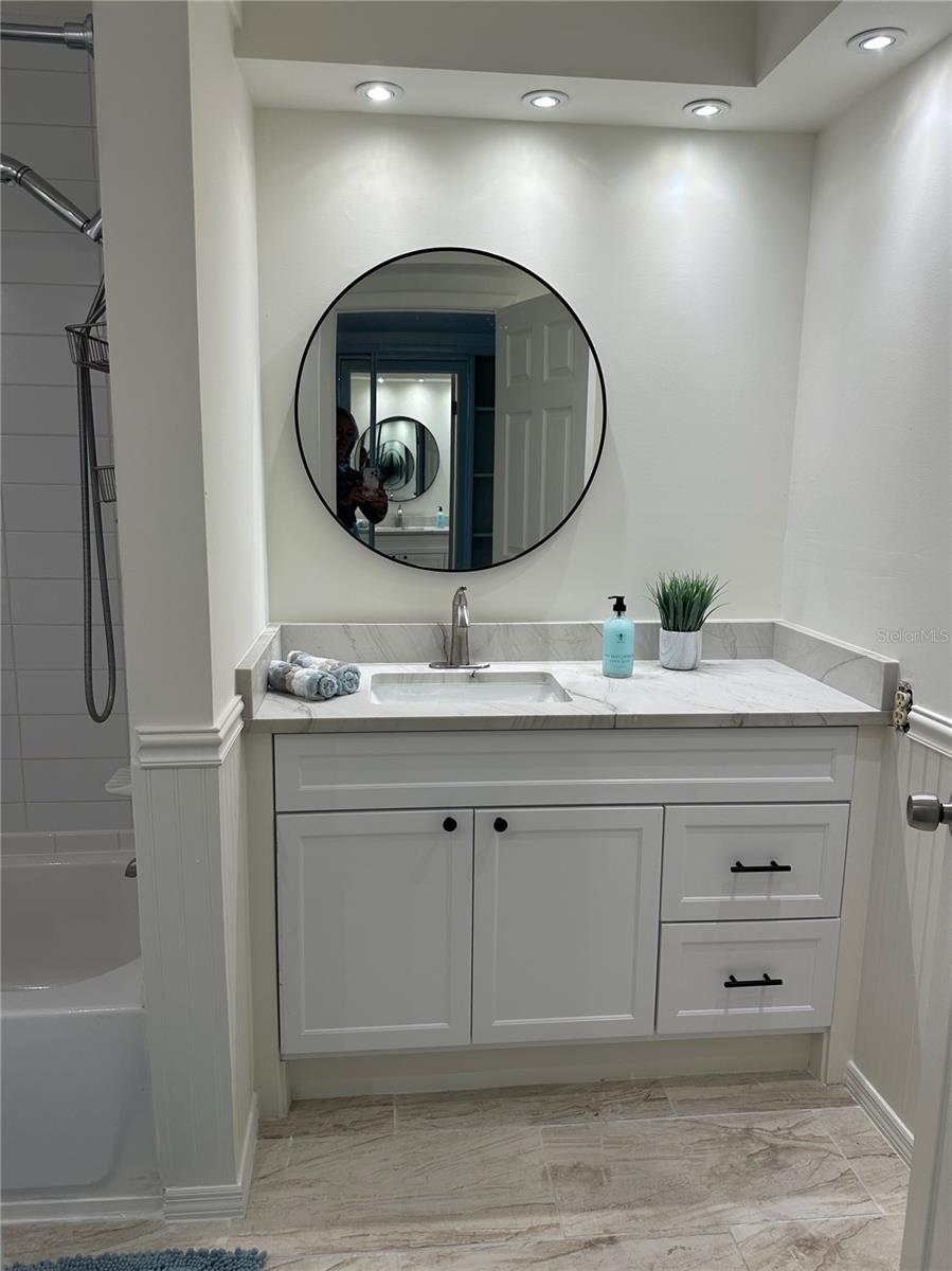 IMPERIAL POINT CONDO - Residential Lease