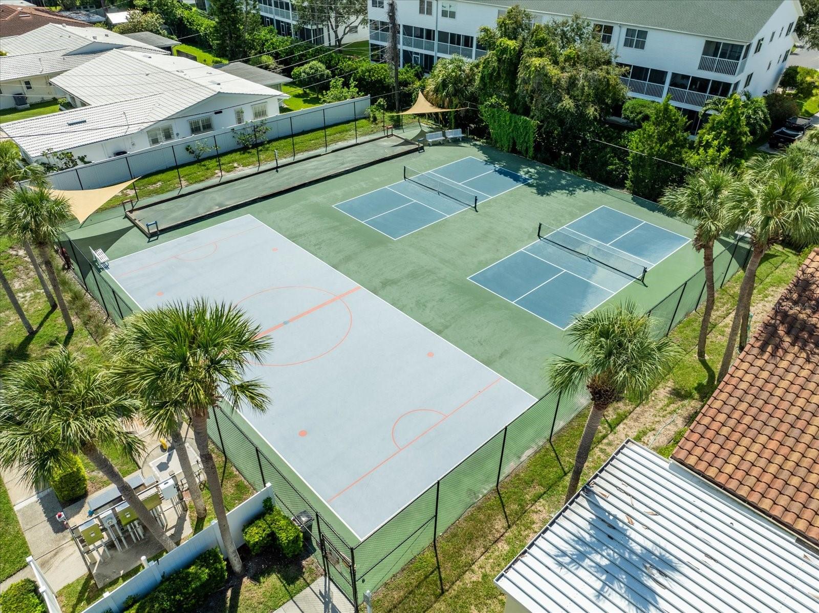 IMPERIAL POINT CONDO - Residential Lease