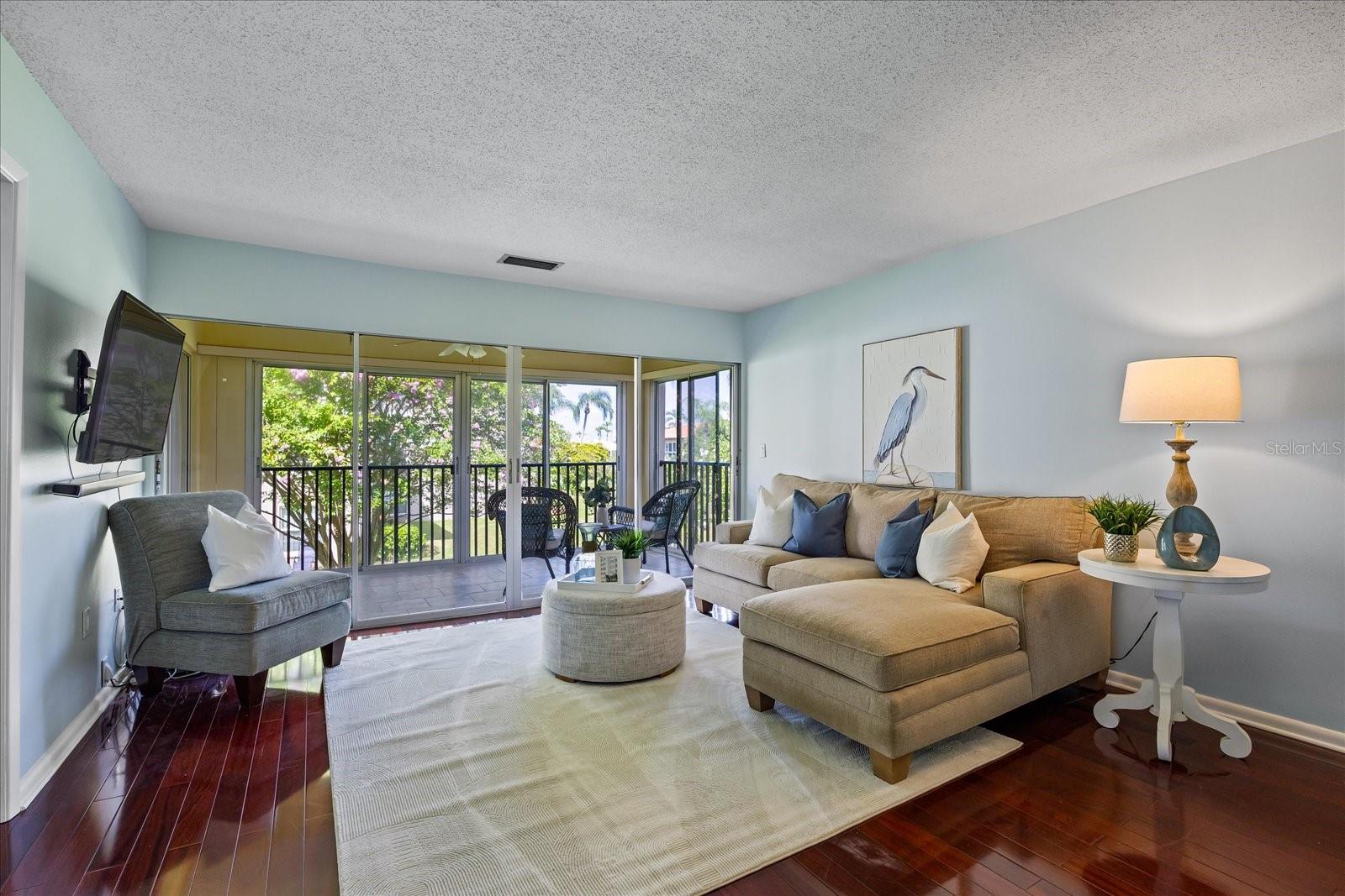 IMPERIAL POINT CONDO - Residential Lease