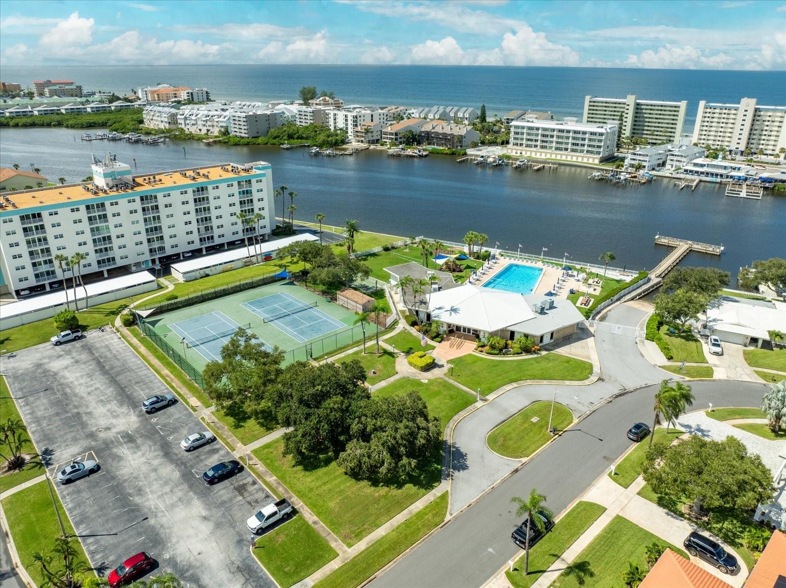 IMPERIAL POINT CONDO - Residential Lease
