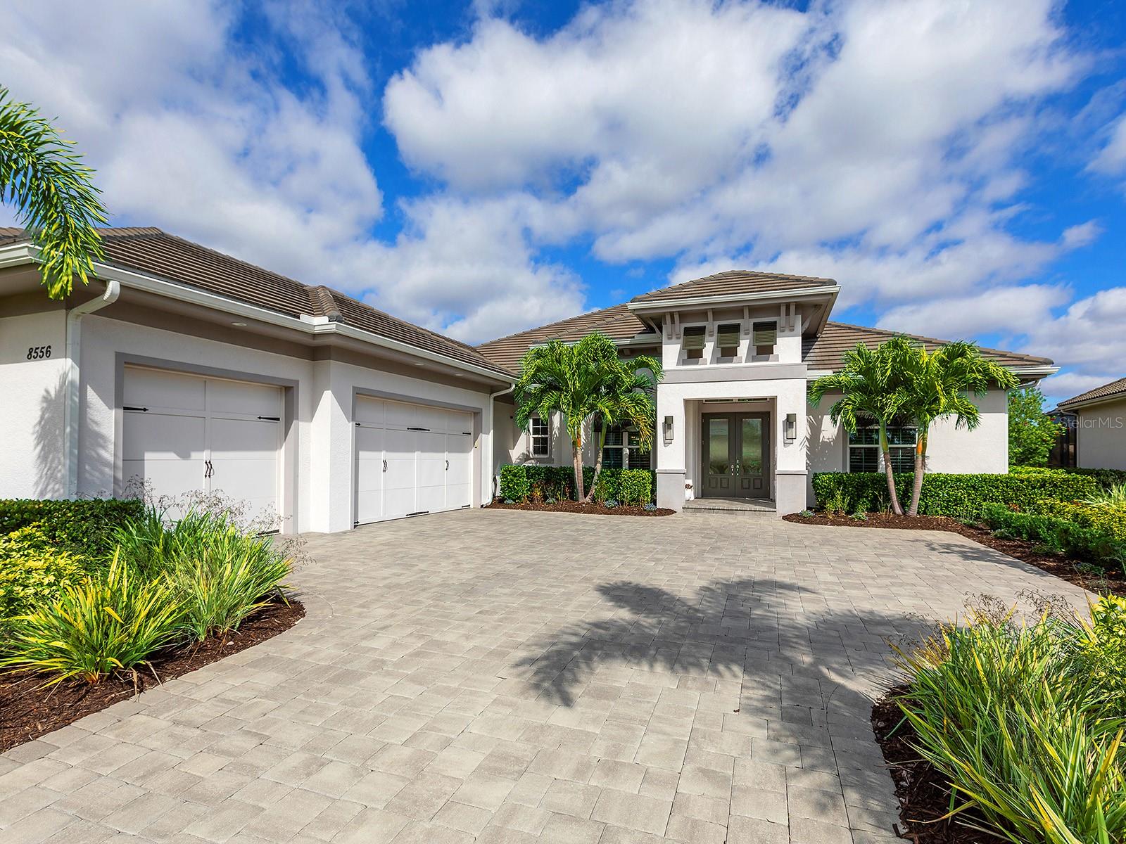 LAKE CLUB - Residential