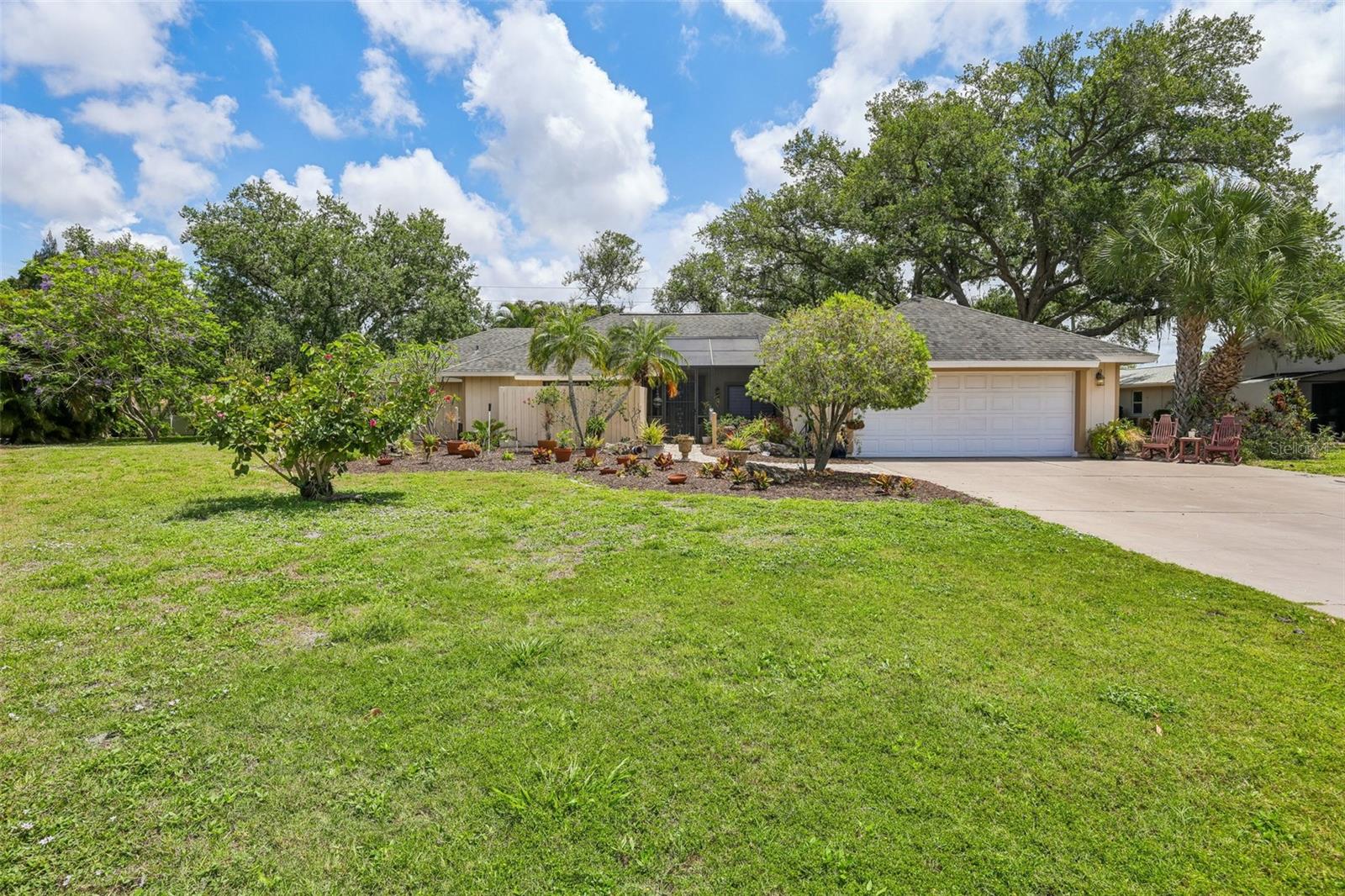 COUNTRY PLACE - Residential