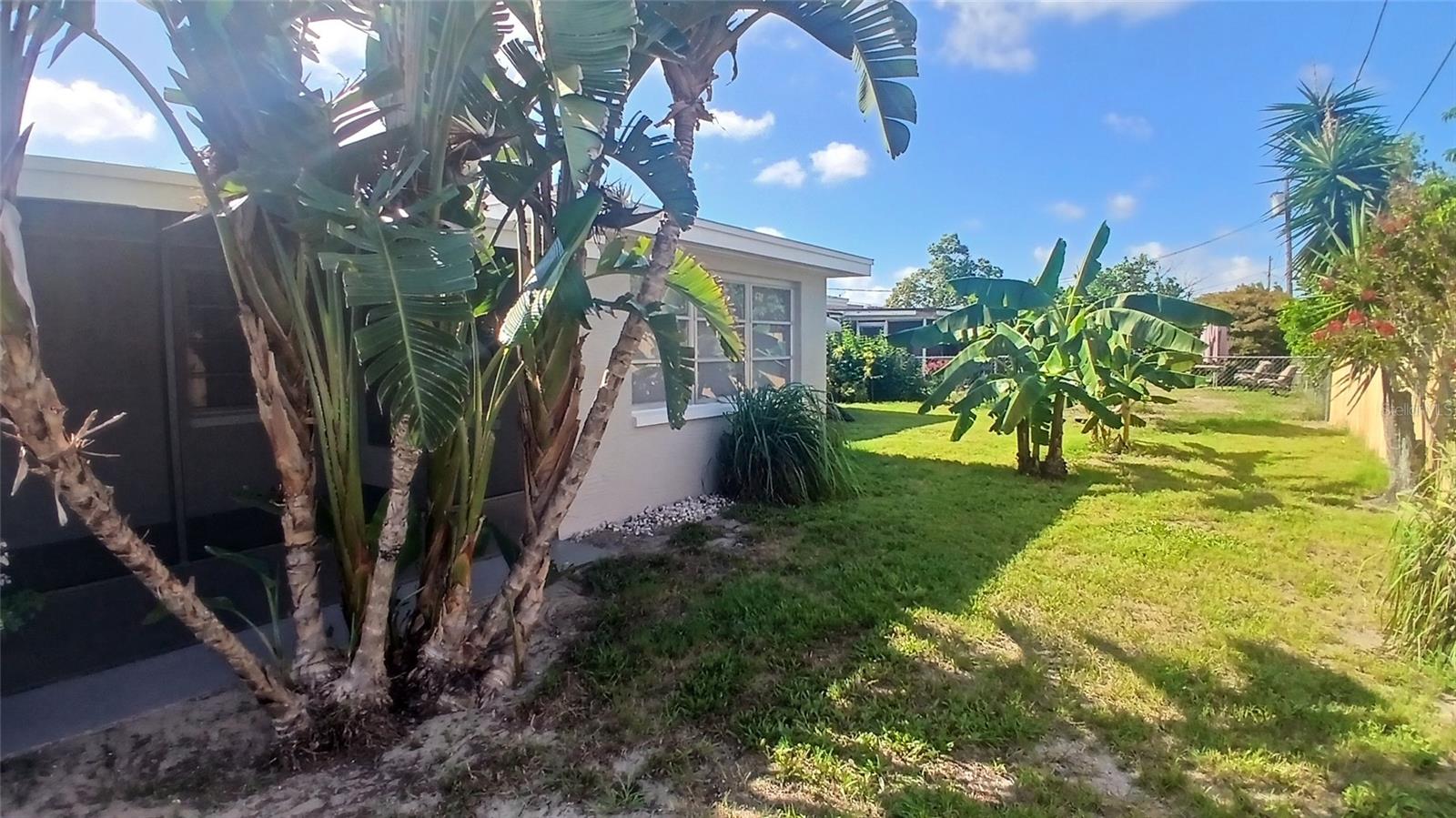 HOLIDAY GARDENS - Residential