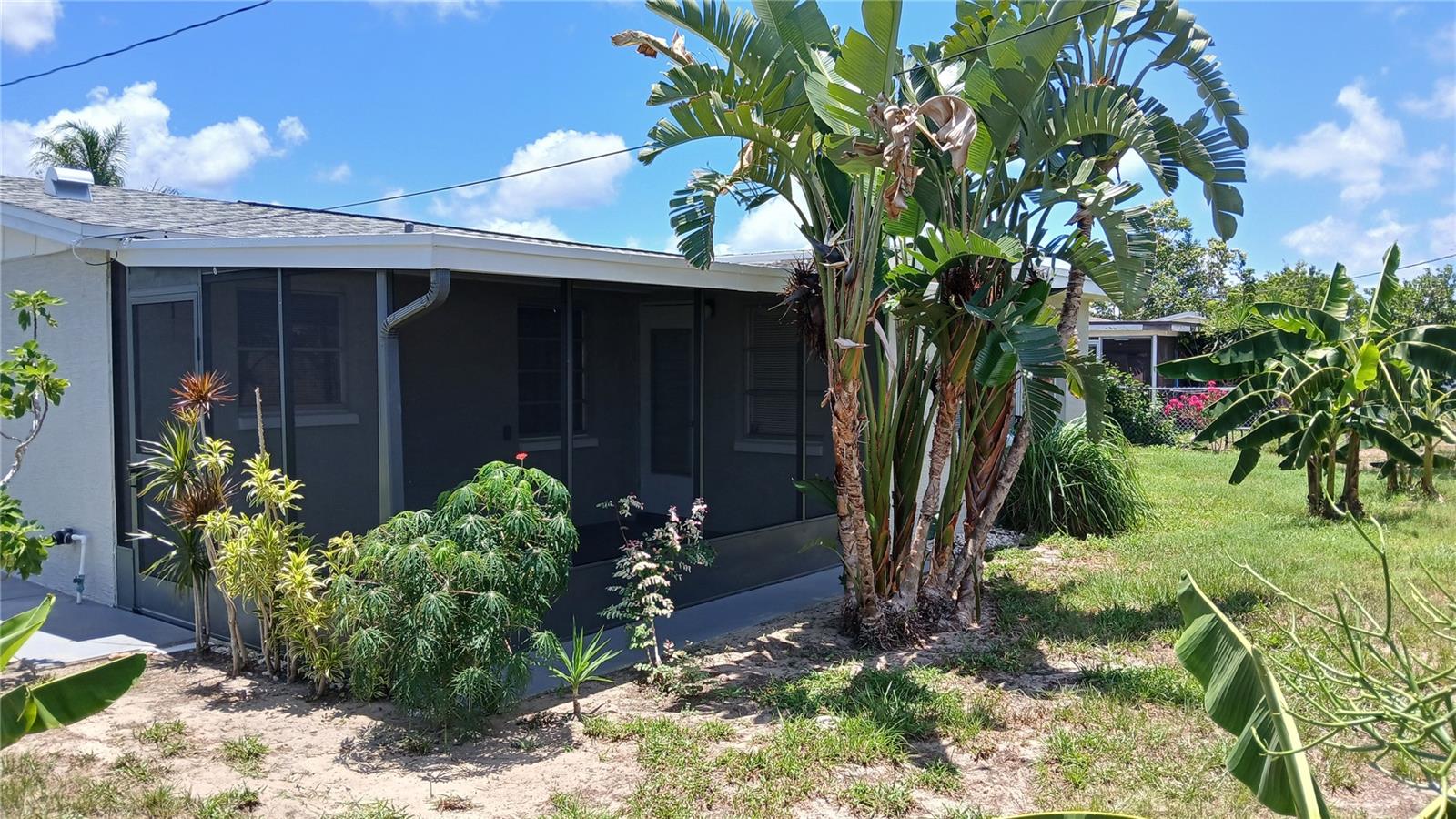 HOLIDAY GARDENS - Residential