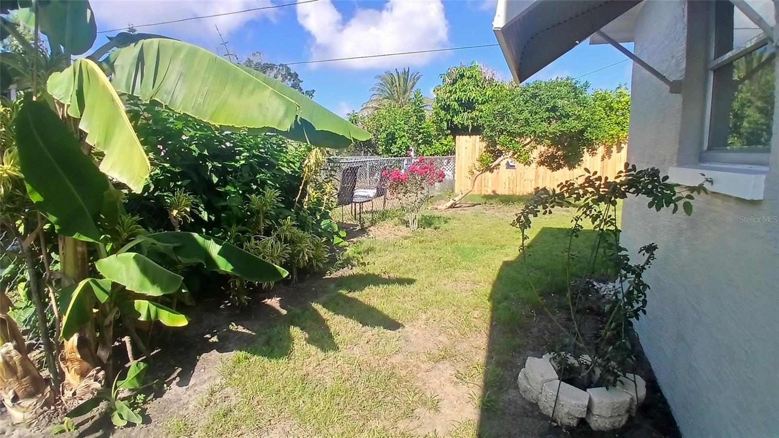 HOLIDAY GARDENS - Residential