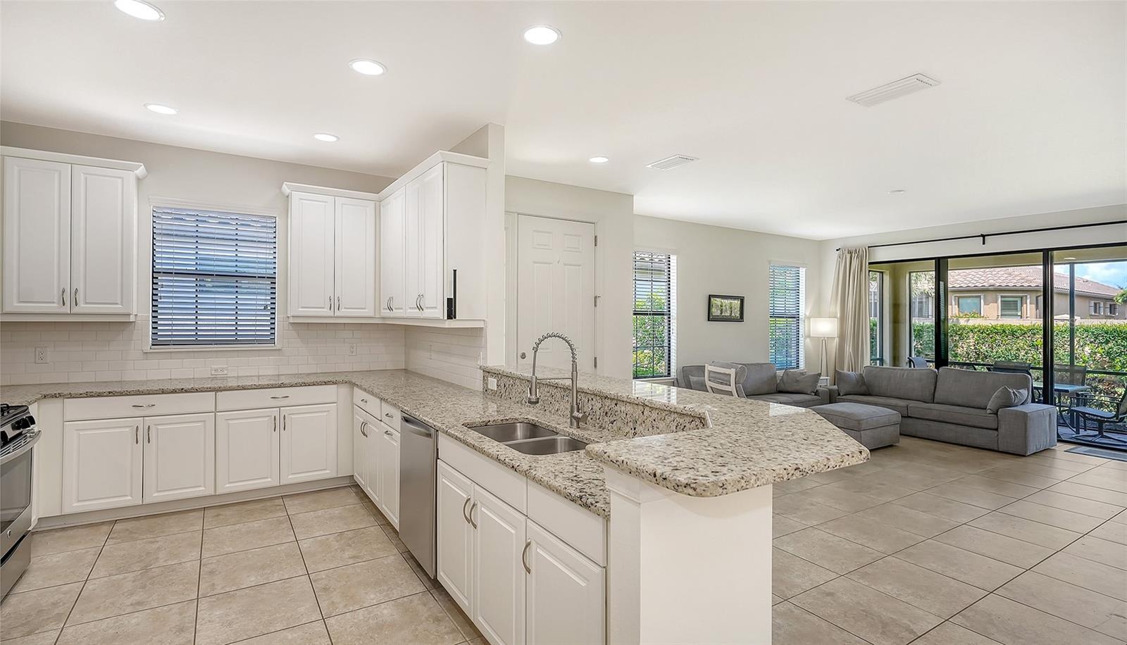 COBBLESTONE ON PALMER RANCH - Residential