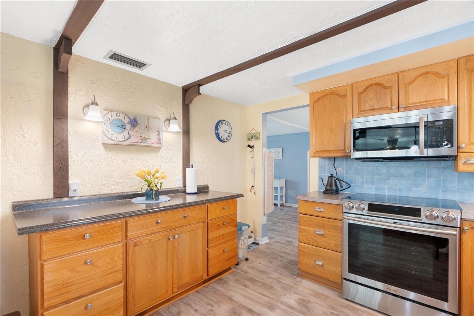 BEACON WOODS VILLAGE - Residential