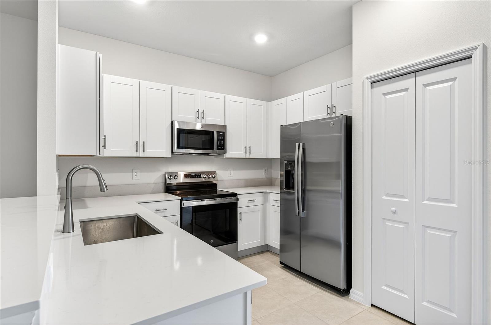 STONEGATE PRESERVE PH III - Residential Lease