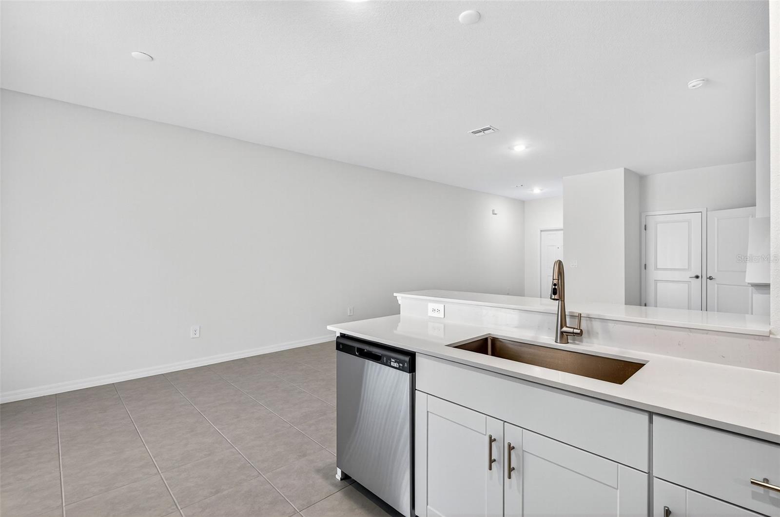 STONEGATE PRESERVE PH III - Residential Lease