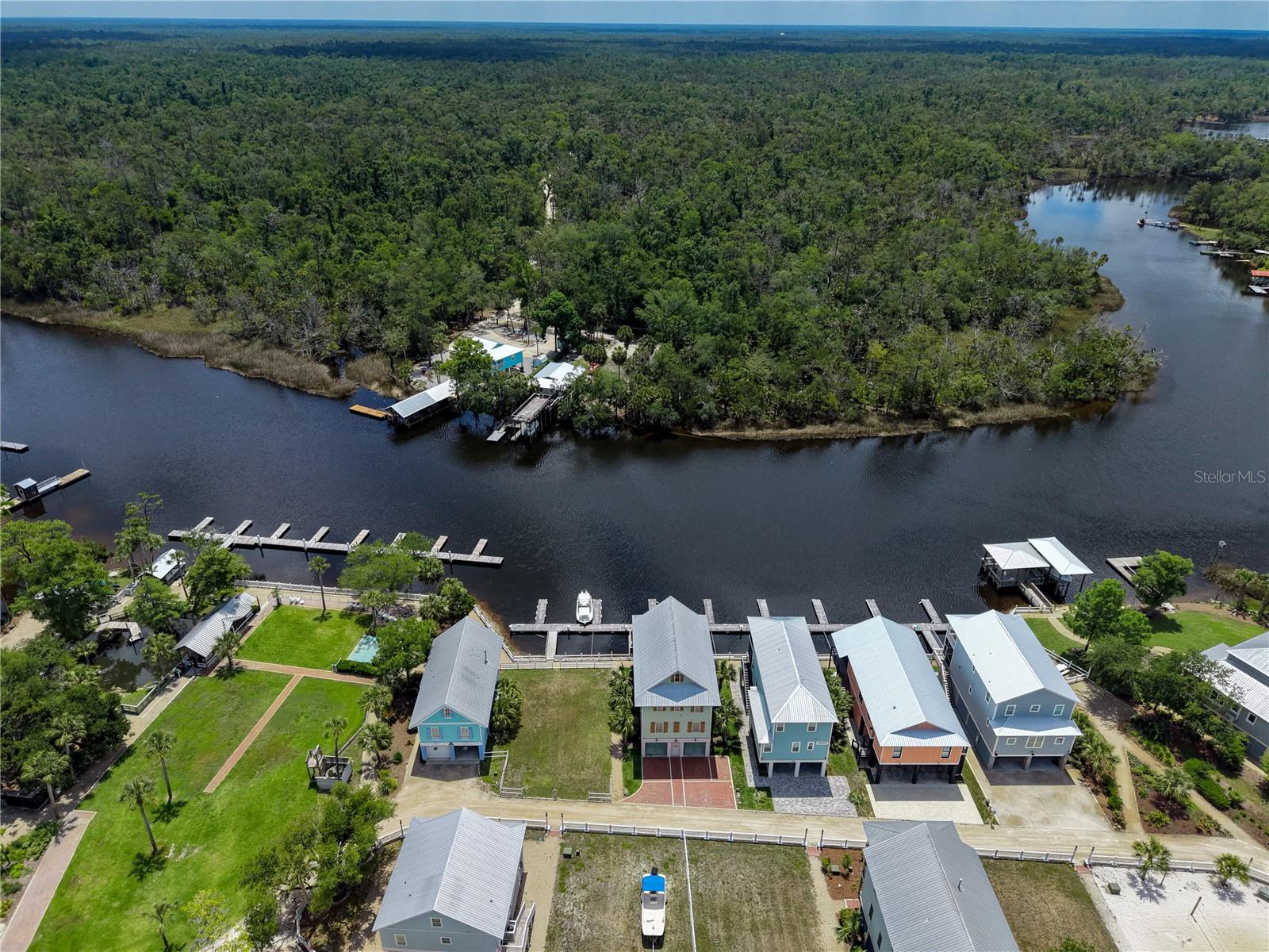 STEINHATCHEE LNDG RESORT - Land