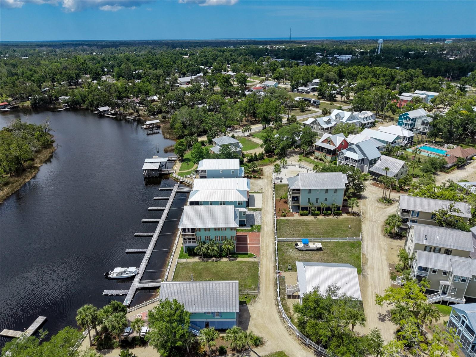 STEINHATCHEE LNDG RESORT - Land