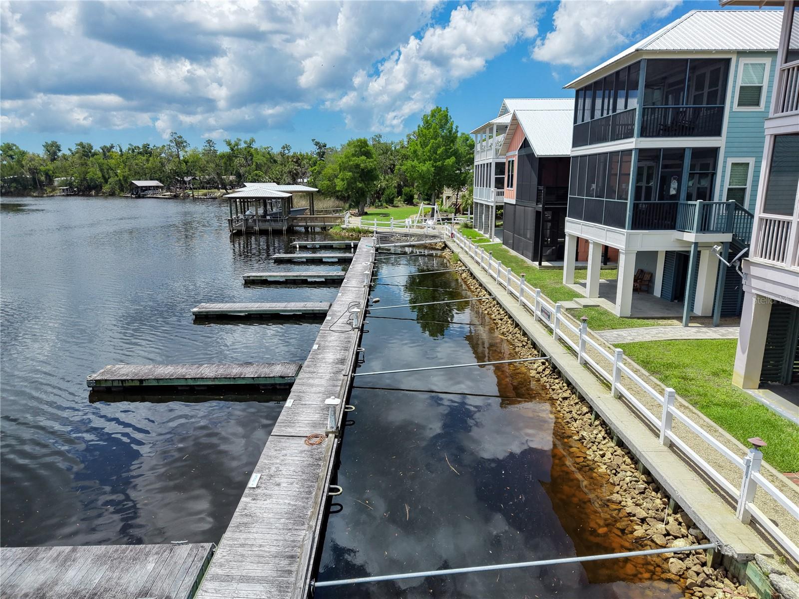 STEINHATCHEE LNDG RESORT - Land