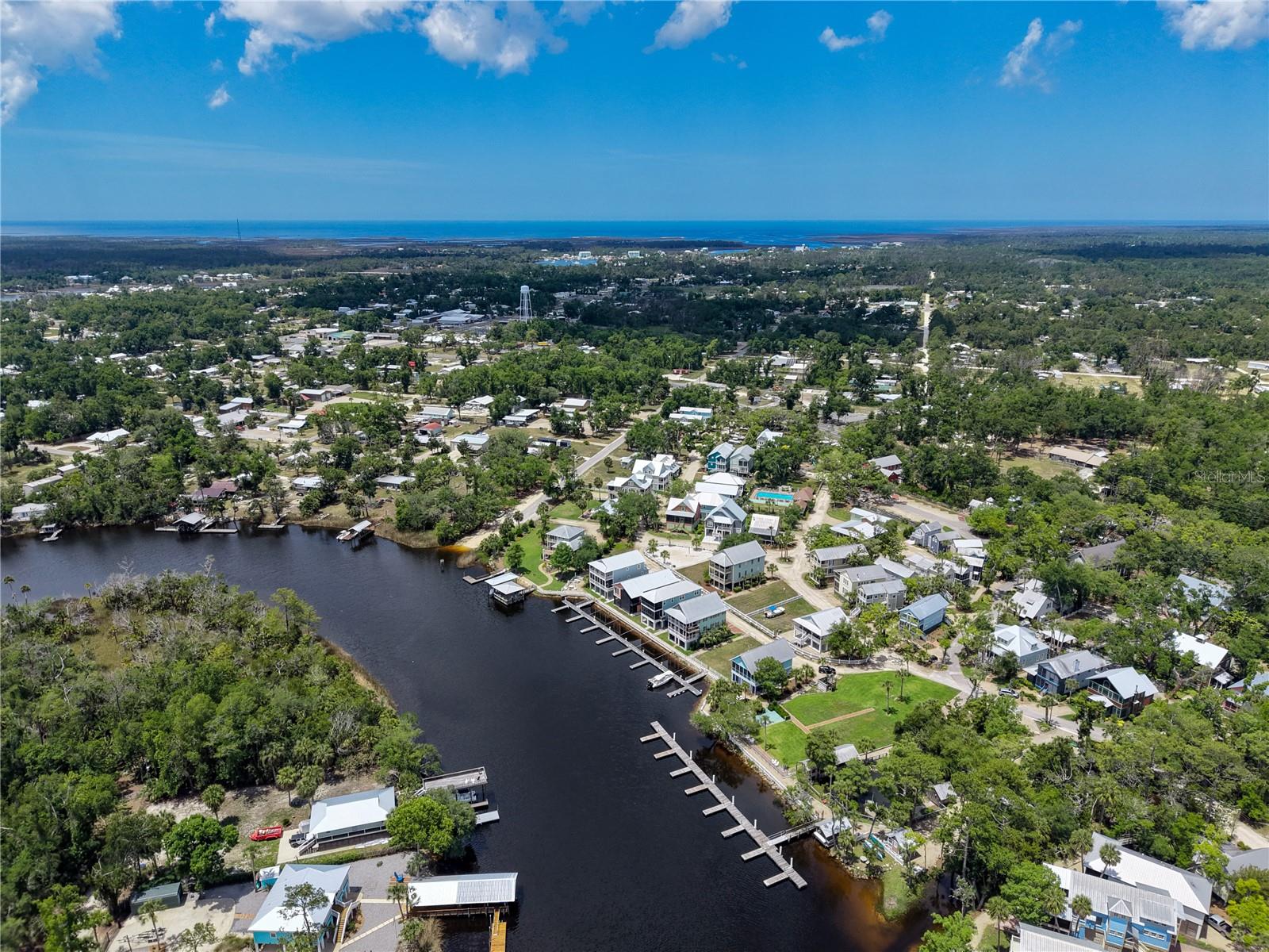 STEINHATCHEE LNDG RESORT - Land