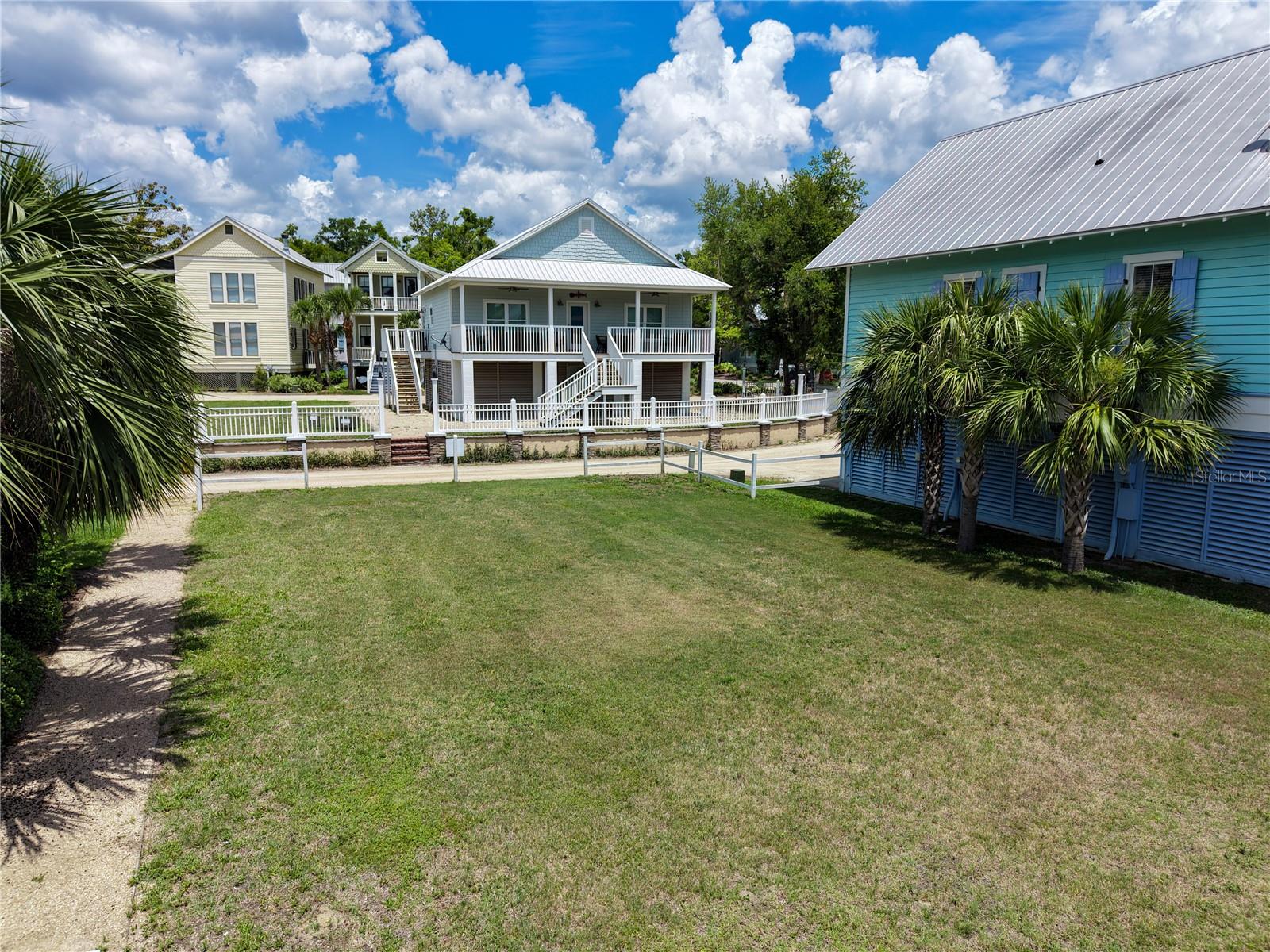 STEINHATCHEE LNDG RESORT - Land