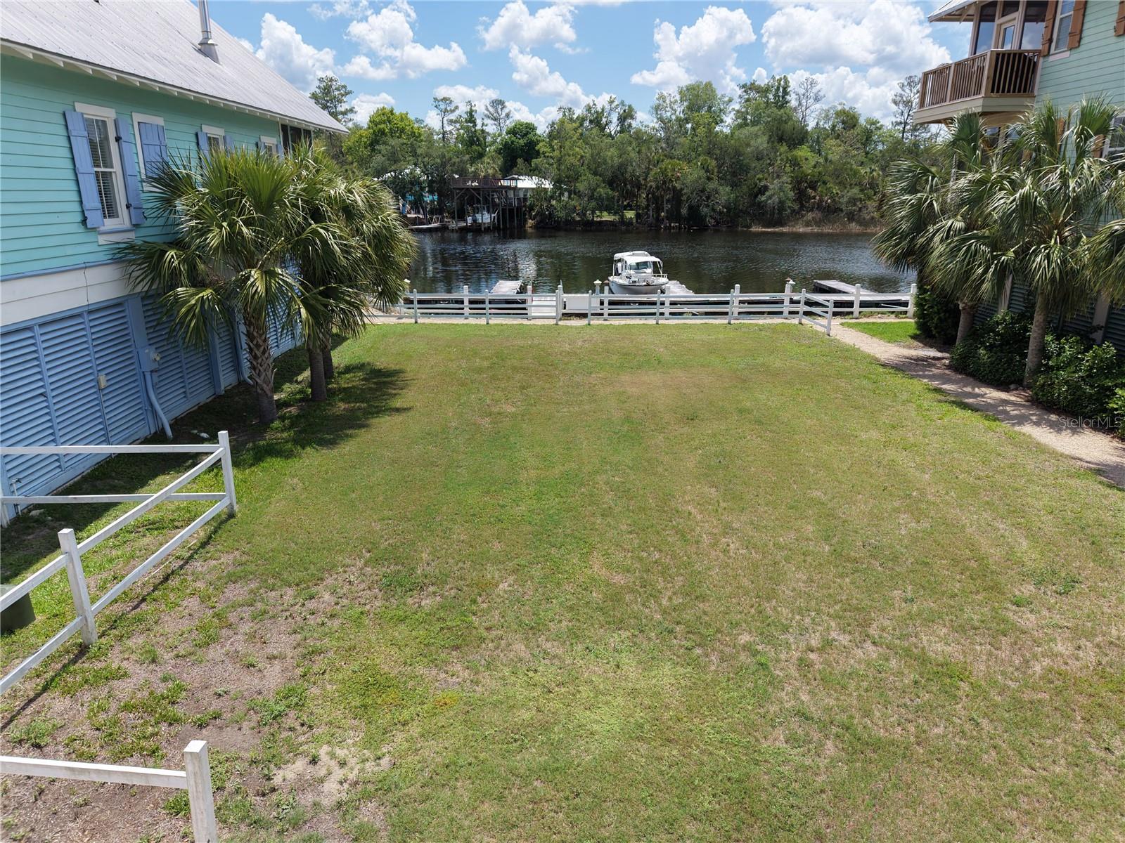 STEINHATCHEE LNDG RESORT - Land