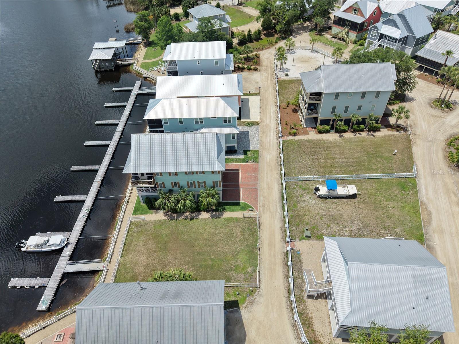 STEINHATCHEE LNDG RESORT - Land