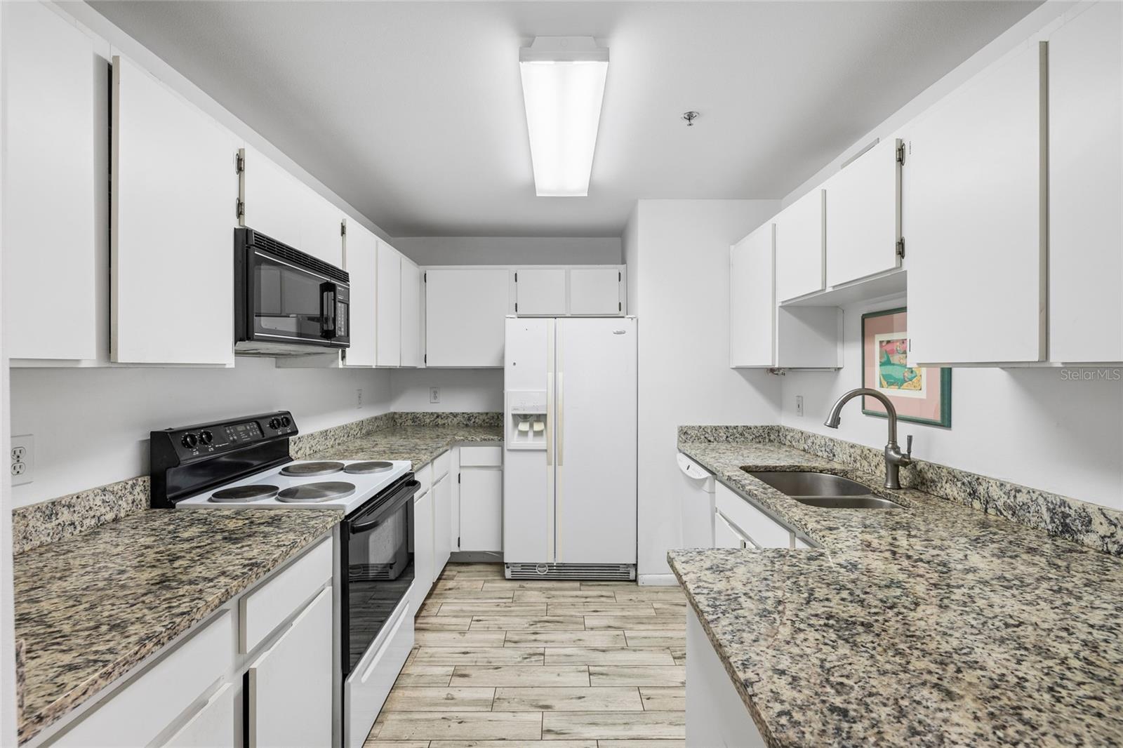 MALLORY SQUARE A CONDO - Residential