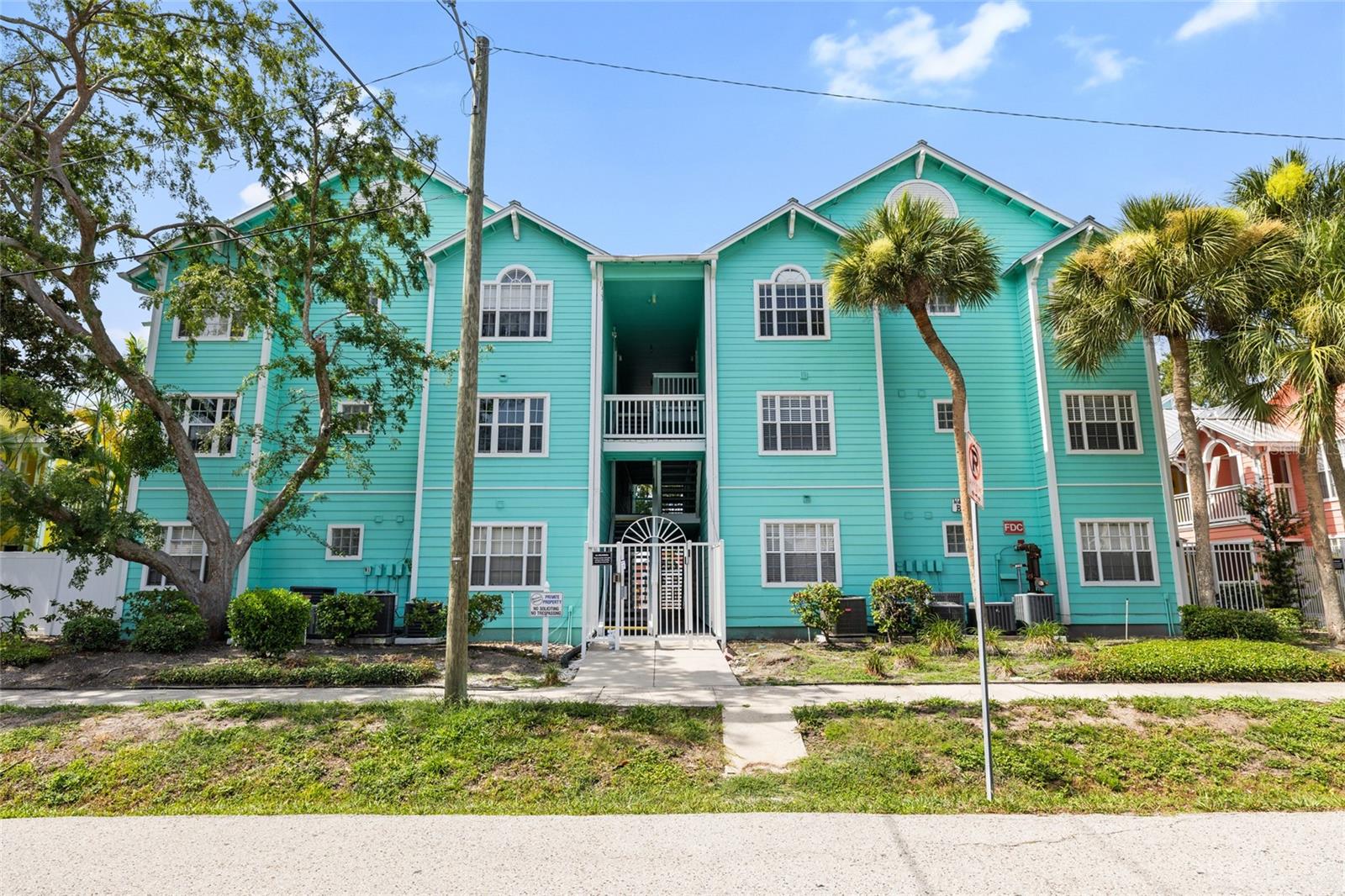 MALLORY SQUARE A CONDO - Residential