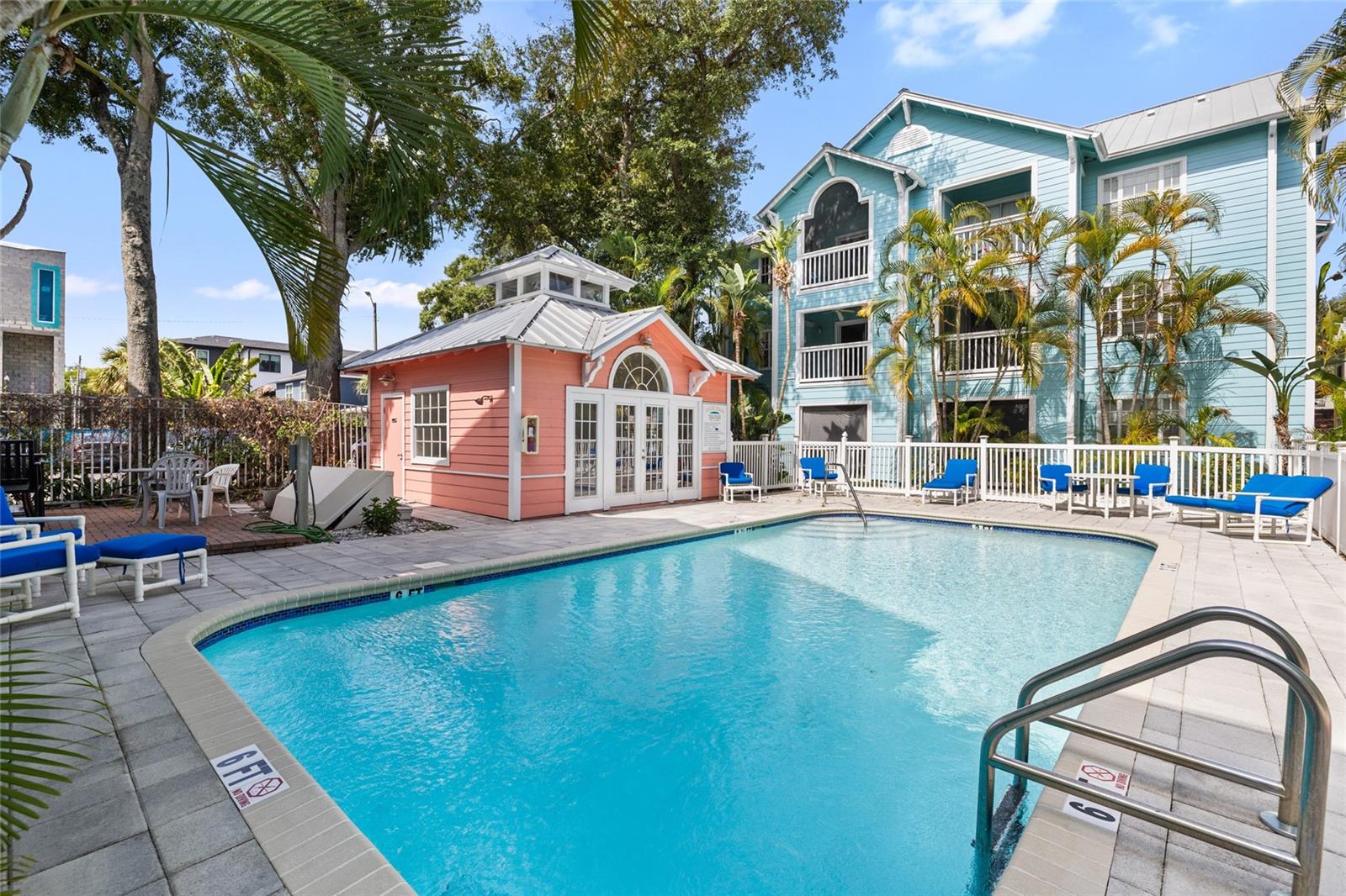 MALLORY SQUARE A CONDO - Residential