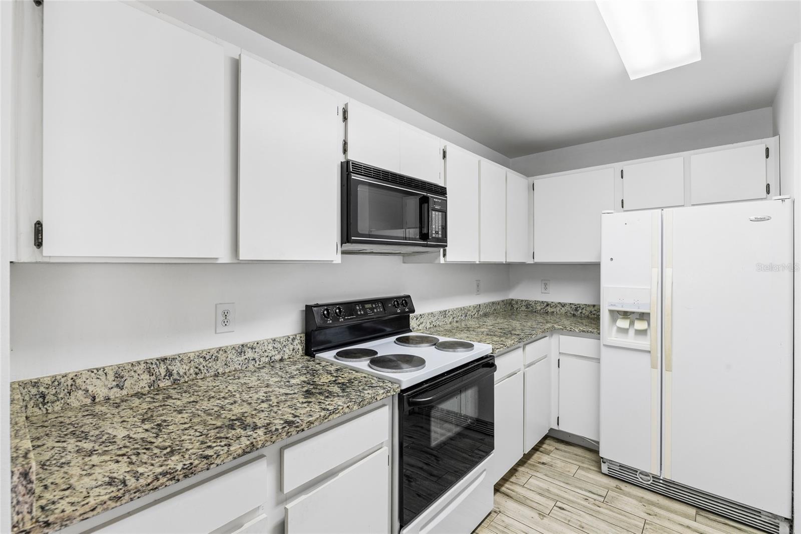 MALLORY SQUARE A CONDO - Residential