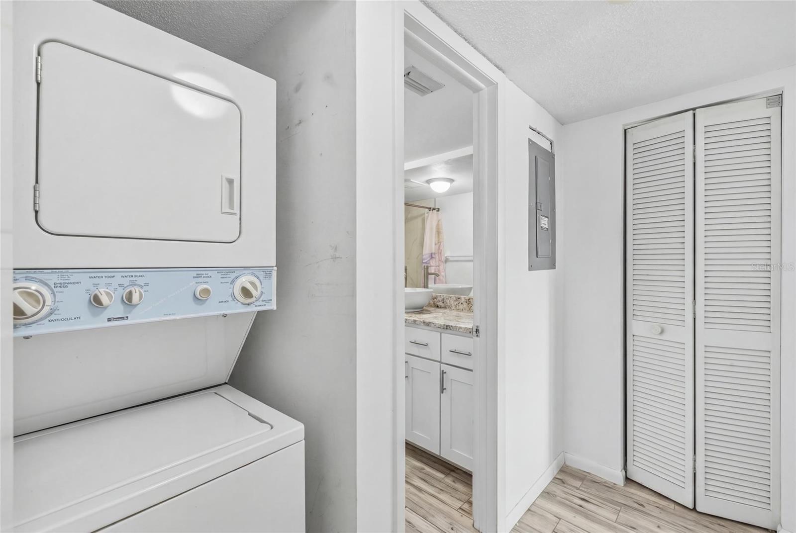 MALLORY SQUARE A CONDO - Residential