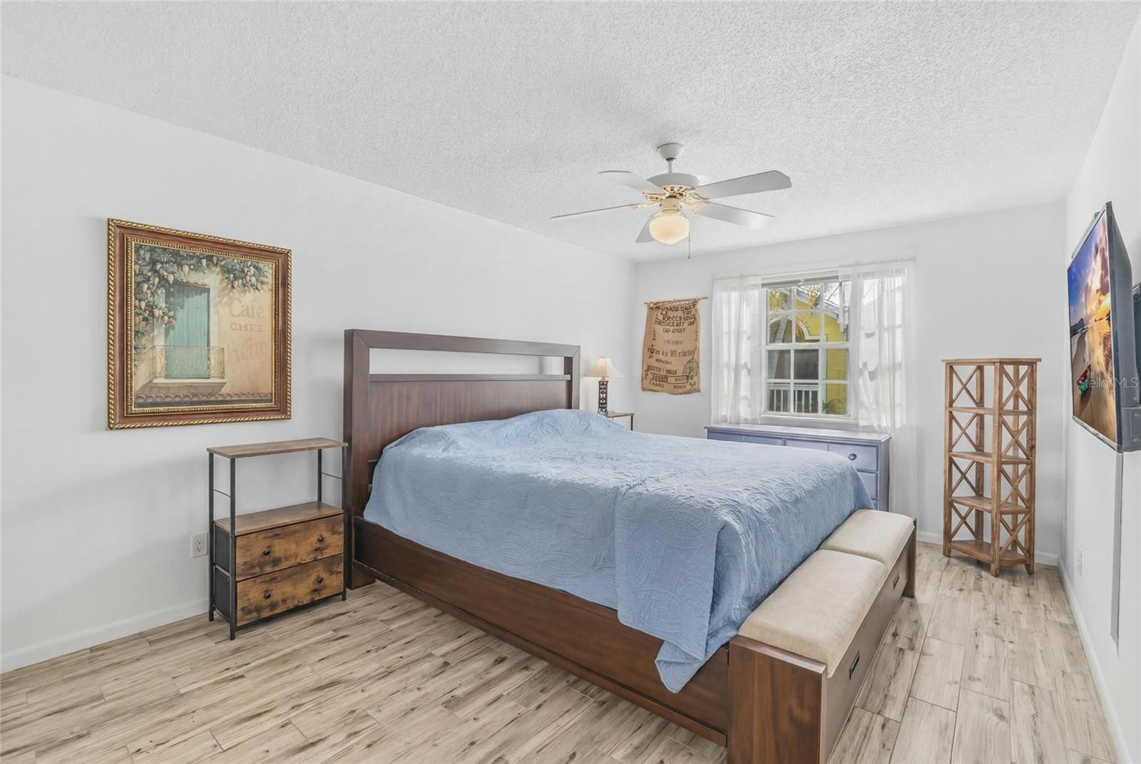 MALLORY SQUARE A CONDO - Residential