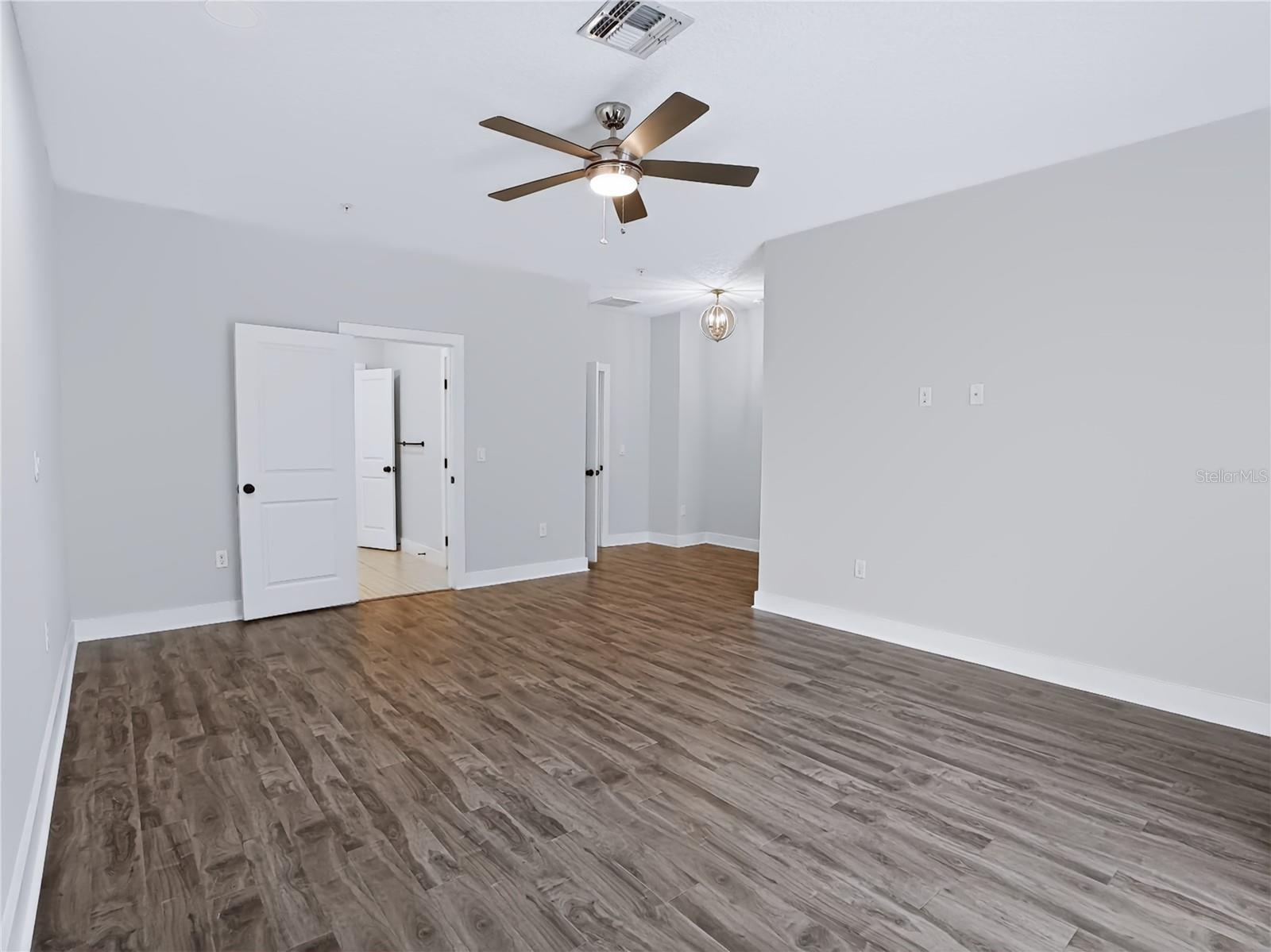 COBBLESTONE WALK AT KALEY # 6 - Residential