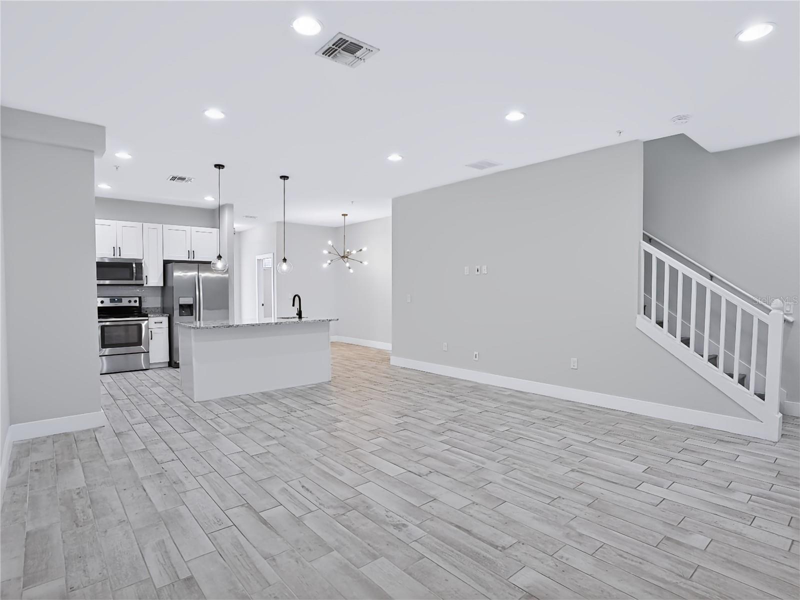 COBBLESTONE WALK AT KALEY # 6 - Residential