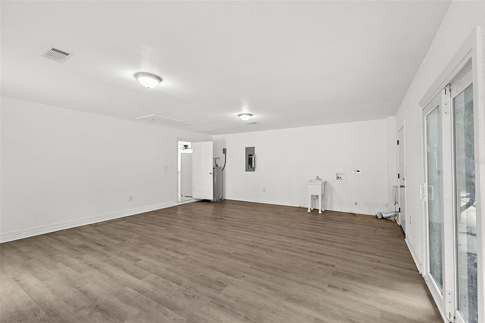 SOUTH VENICE - Residential