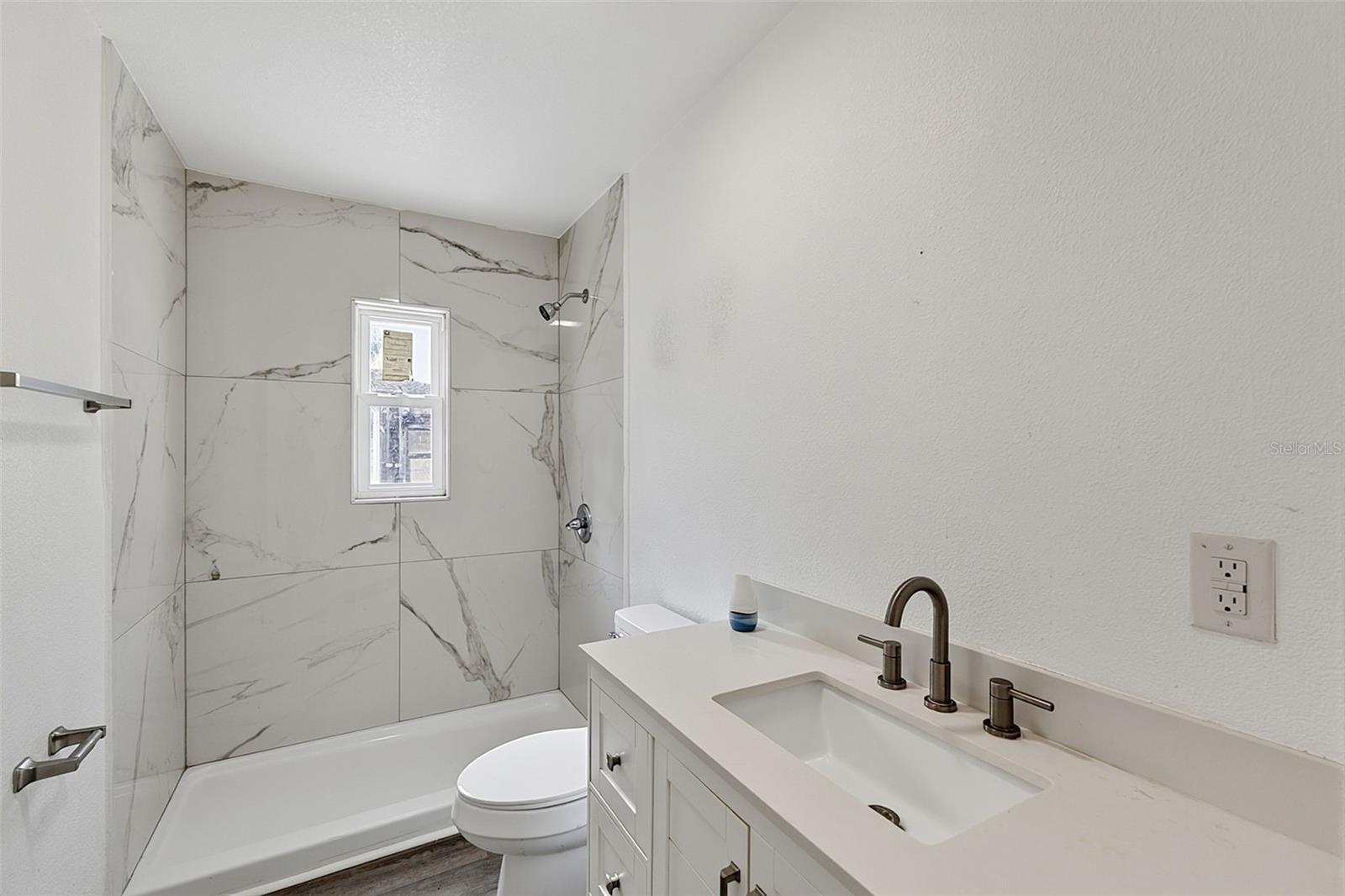 SOUTH VENICE - Residential