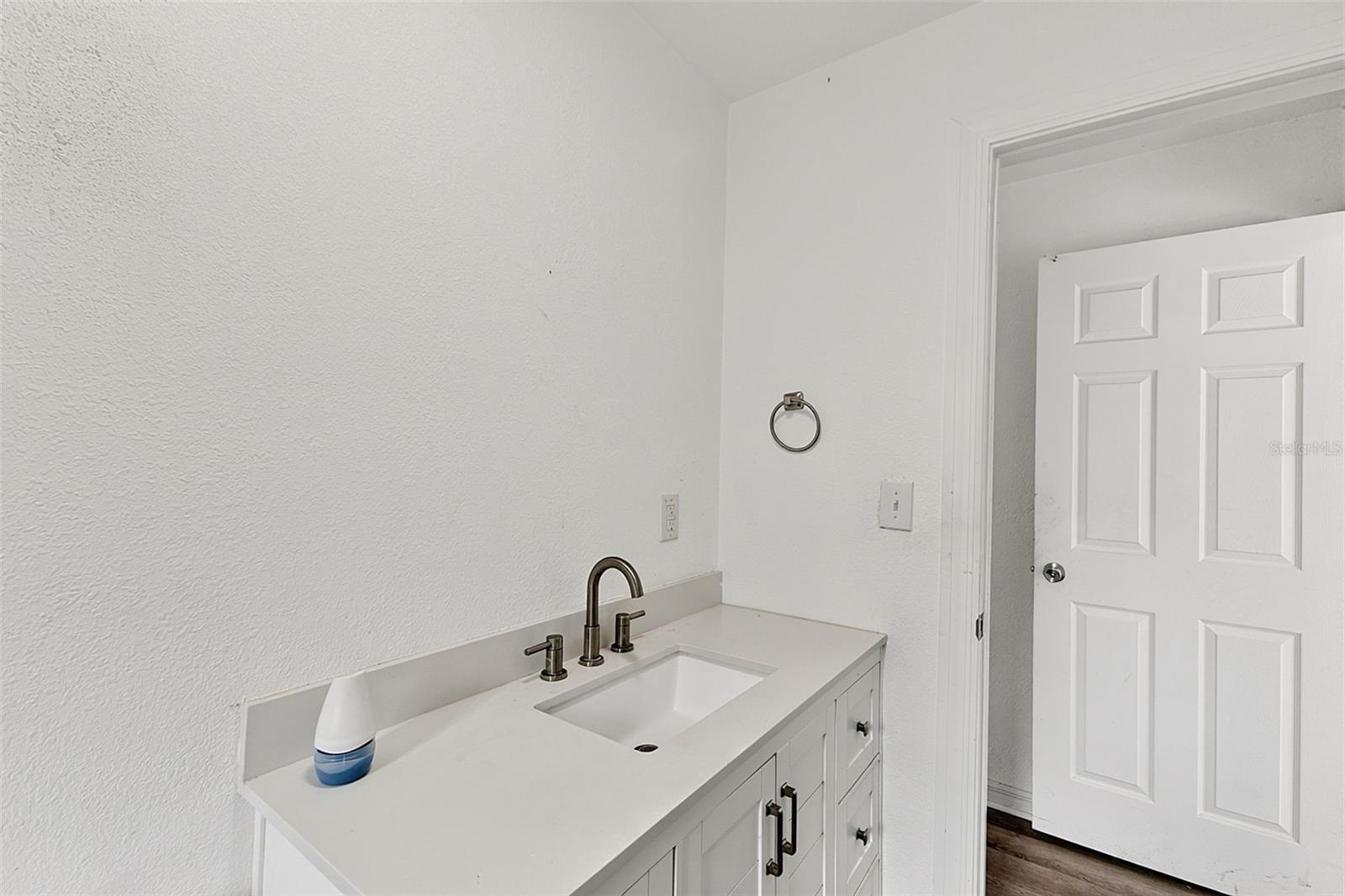 SOUTH VENICE - Residential