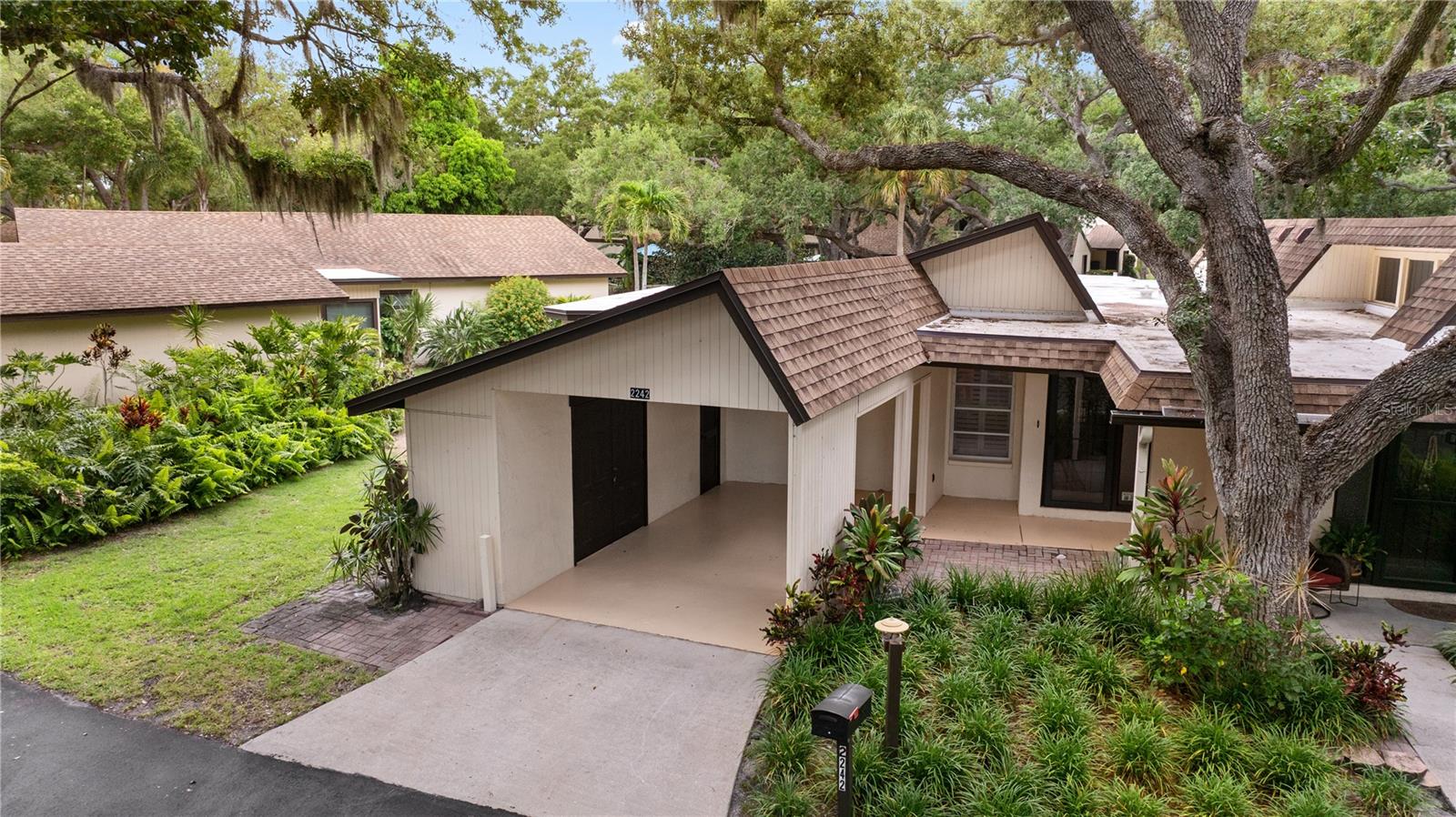 WOODSIDE VILLAGE EAST - Residential