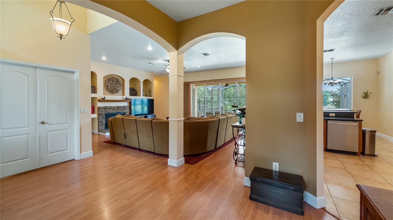 LAKE CRESCENT HILLS SUB - Residential