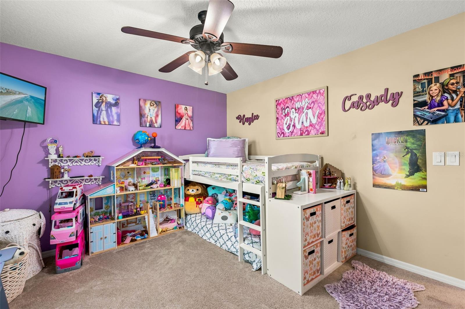 WOODSIDE VILLAGE - Residential