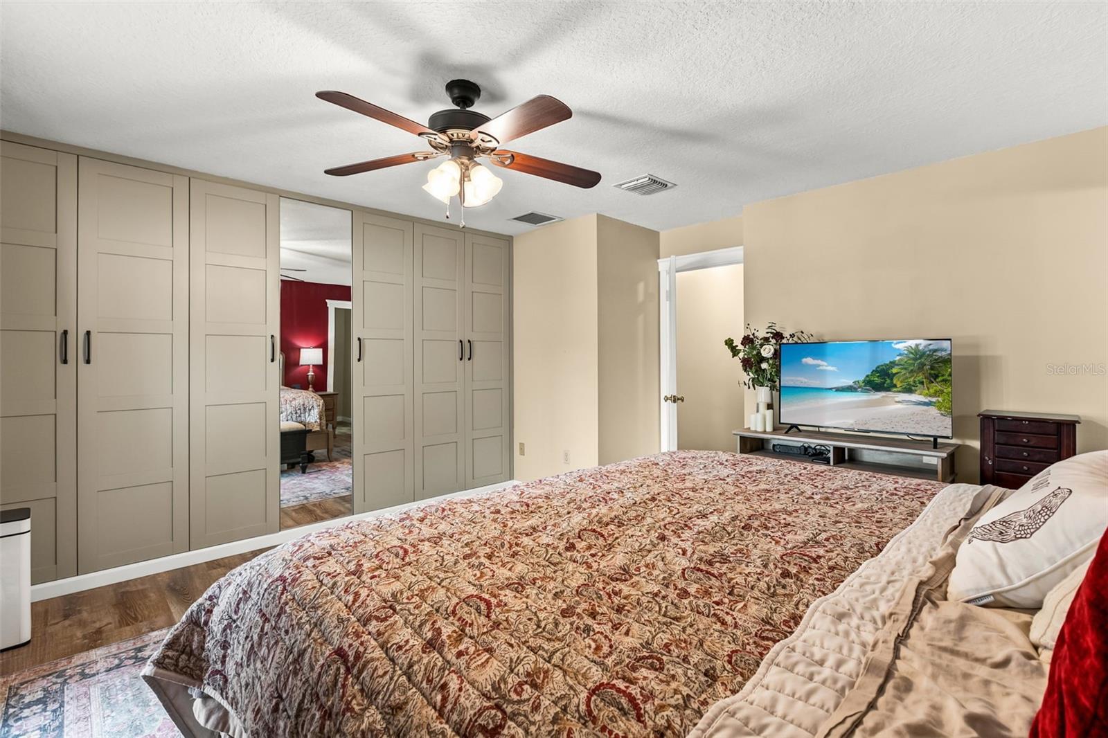 WOODSIDE VILLAGE - Residential