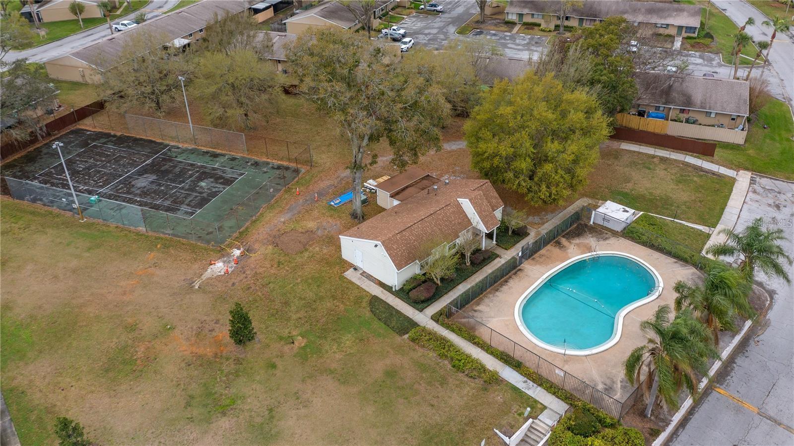 ALTAMONTE HEIGHTS - Residential