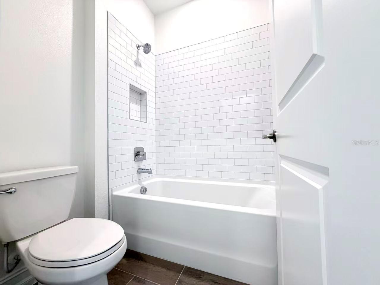 TWO RIVERS - Residential Lease