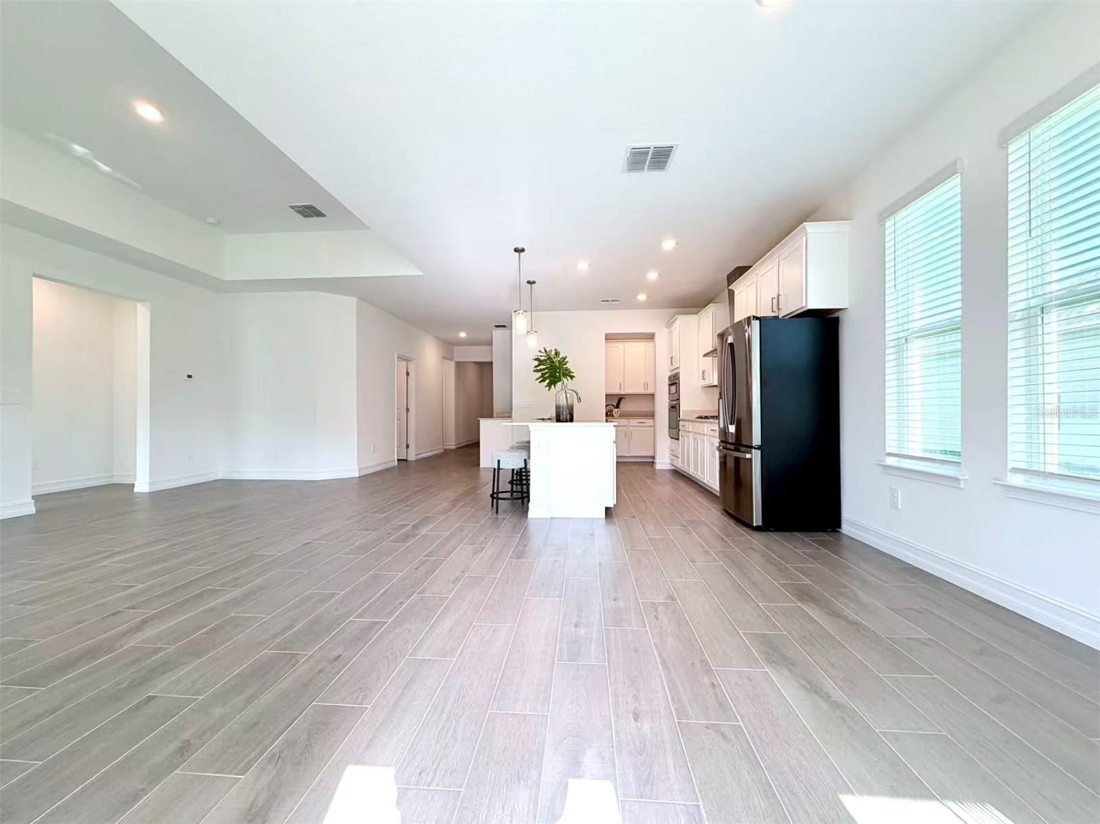 TWO RIVERS - Residential Lease