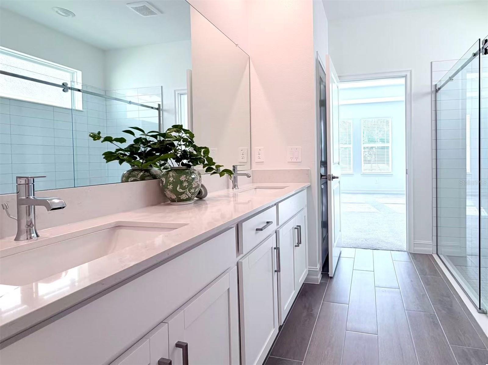 TWO RIVERS - Residential Lease