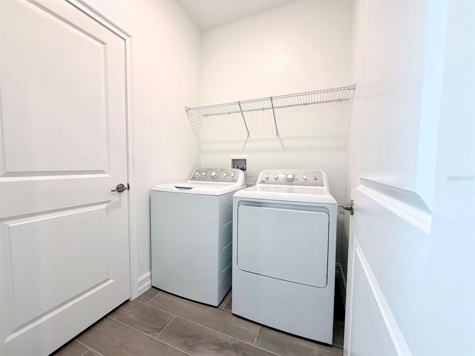 TWO RIVERS - Residential Lease