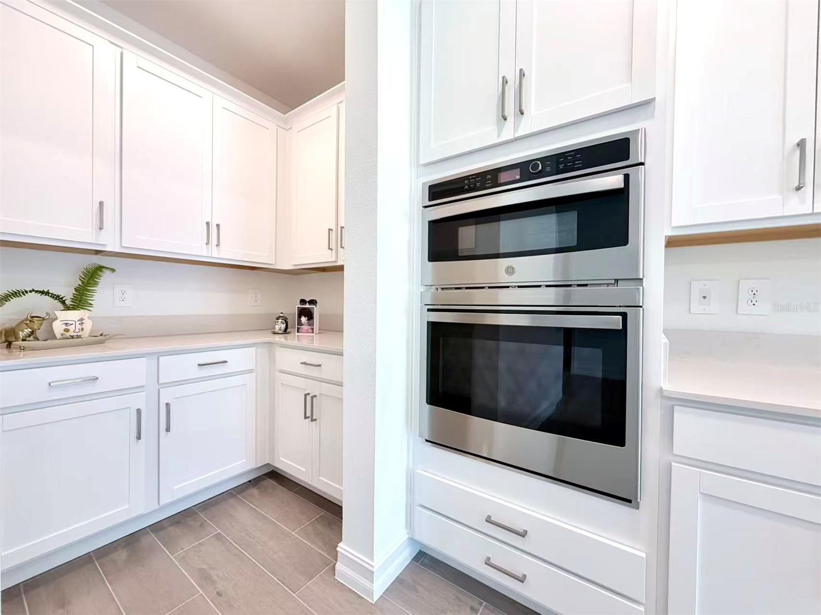 TWO RIVERS - Residential Lease