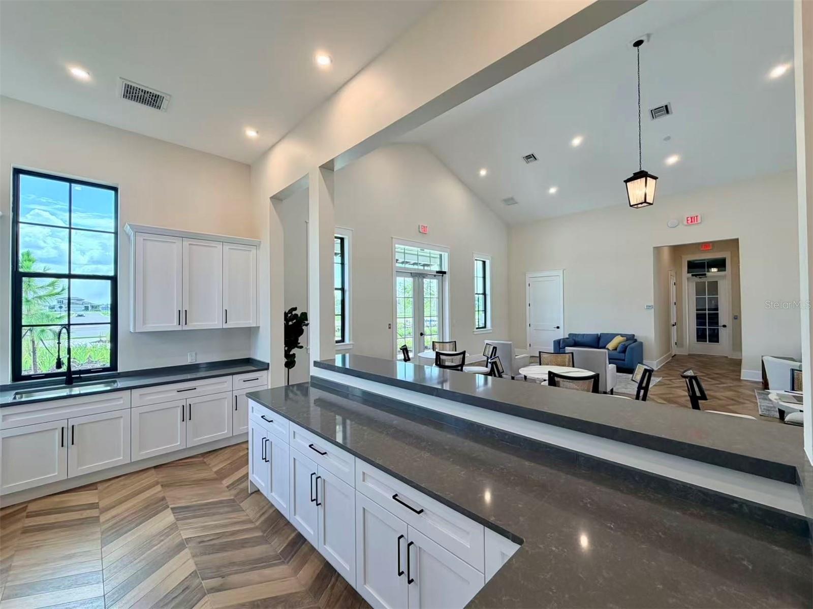 TWO RIVERS - Residential Lease