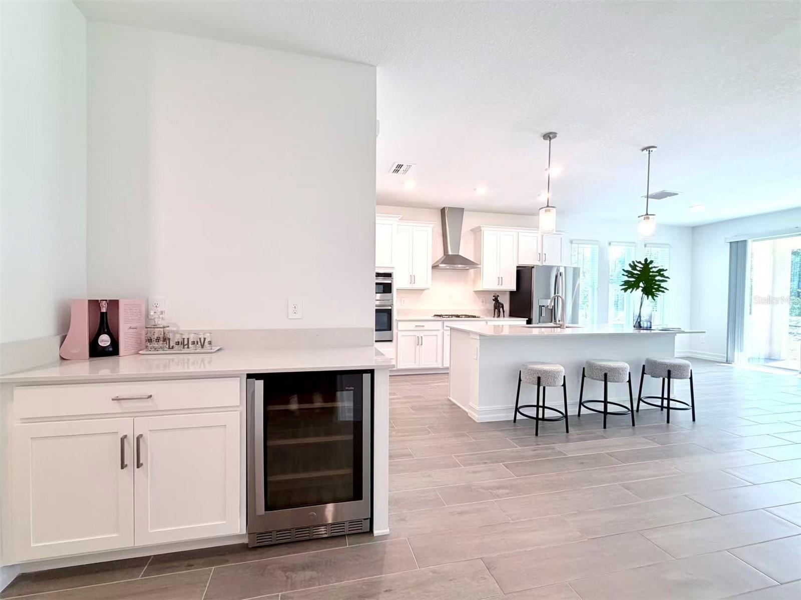 TWO RIVERS - Residential Lease